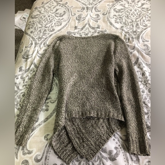 Sweater💜 - Picture 2 of 4